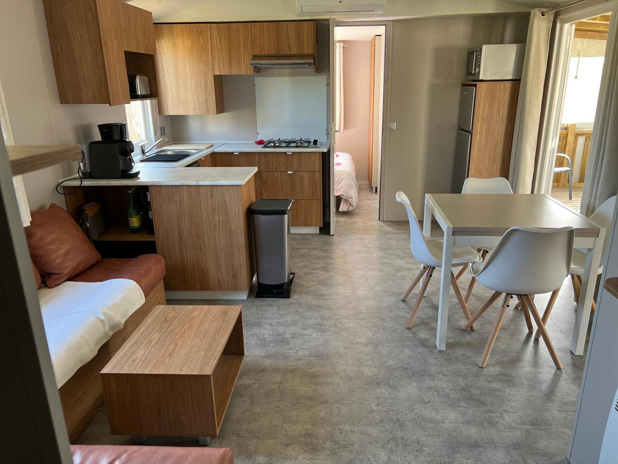 Mobil Home Neuf 6 P Climatise A Hyeres A 200 M De La Mer Dans Camping 4 Etoiles 외부 사진