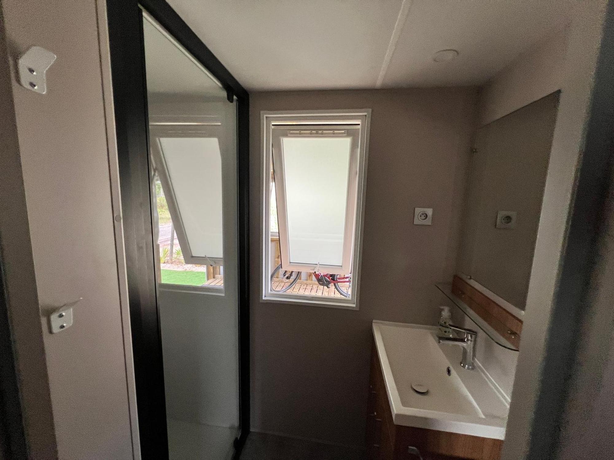 Mobil Home Neuf 6 P Climatise A Hyeres A 200 M De La Mer Dans Camping 4 Etoiles 외부 사진